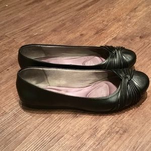LAST CHANCE! Lifestride Black Flats w/ Memory Foam